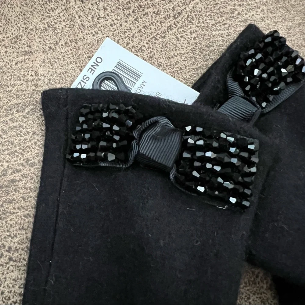 Emotional Enzo Beaded Bow Ladies Gloves